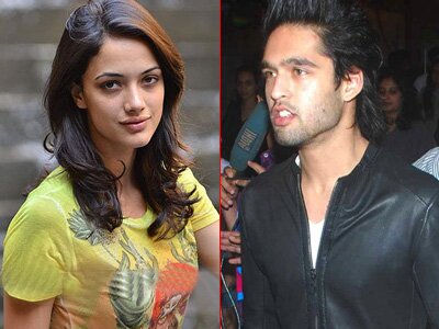 Ranbir's girlfriend Angela having fun with Siddharth Mallya!